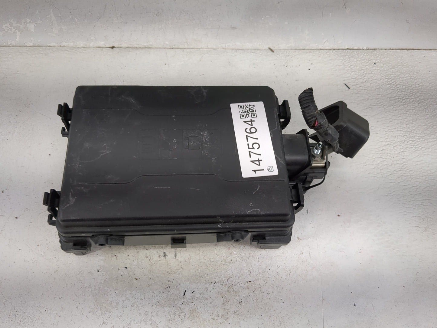 2016 Gmc Sierra 1500 Fusebox Fuse Box Panel Relay Module P/N:84075773_01 Fits Fits 2017 OEM Used Auto Parts - Oemusedautopar