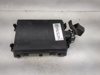 compare product 2016 Gmc Sierra 1500 Fusebox Fuse Box Panel Relay Module P/N:84075773_01 Fits Fits 2017 OEM Used Auto Parts