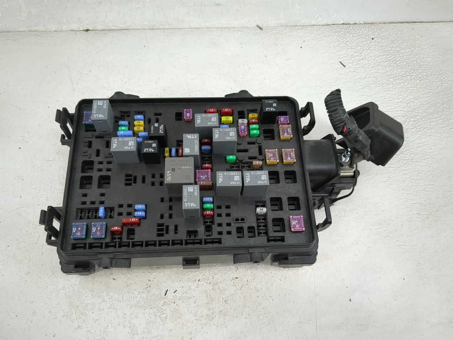 2016 Gmc Sierra 1500 Fusebox Fuse Box Panel Relay Module P/N:84075773_01 Fits Fits 2017 OEM Used Auto Parts - Oemusedautopar