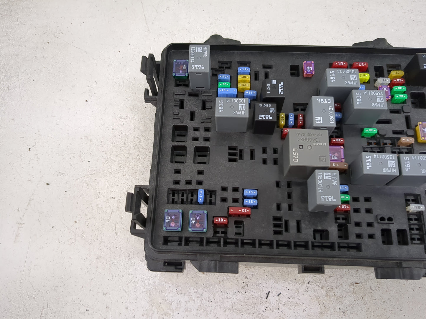 2016 Gmc Sierra 1500 Fusebox Fuse Box Panel Relay Module P/N:84075773_01 Fits Fits 2017 OEM Used Auto Parts - Oemusedautopar