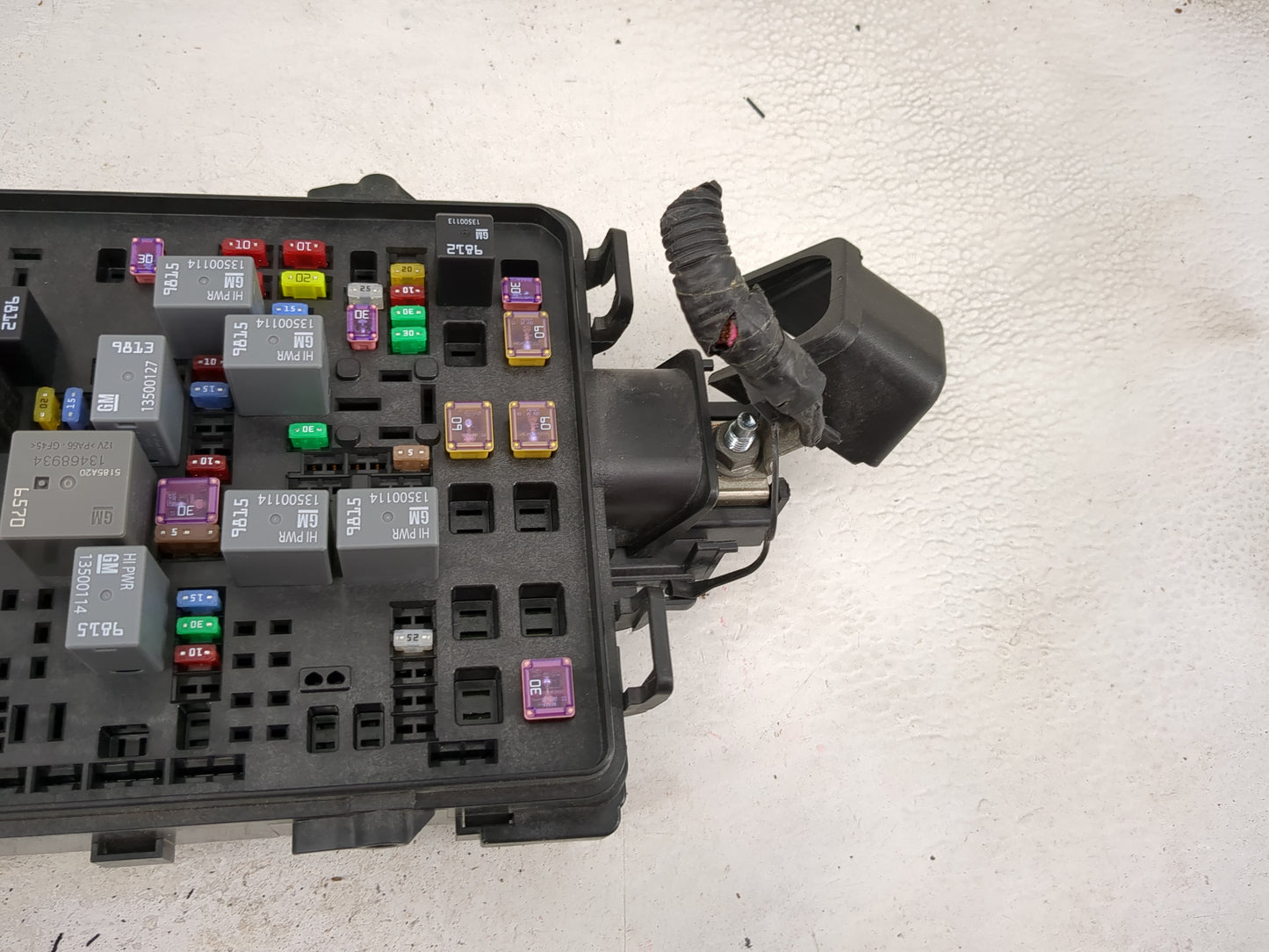 2016 Gmc Sierra 1500 Fusebox Fuse Box Panel Relay Module P/N:84075773_01 Fits Fits 2017 OEM Used Auto Parts - Oemusedautopar