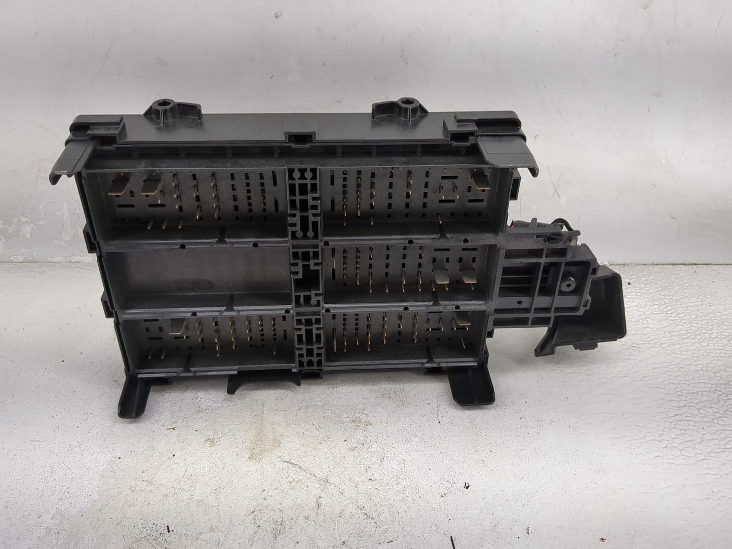 2016 Gmc Sierra 1500 Fusebox Fuse Box Panel Relay Module P/N:84075773_01 Fits Fits 2017 OEM Used Auto Parts - Oemusedautopar