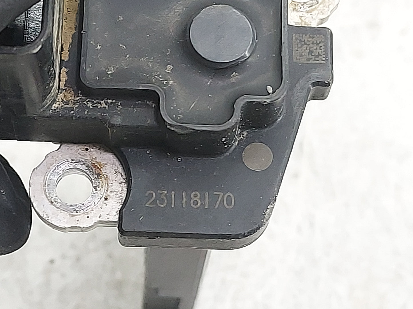 2014-2019 Gmc Sierra 1500 Mass Air Flow Meter Maf 1486598 - Oemusedautoparts1.com