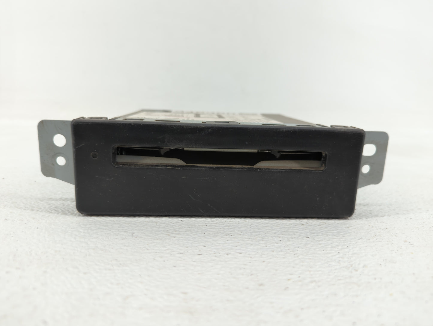 2015-2018 Gmc Sierra 1500 Am Fm Cd Player Radio Receiver - Oemusedautoparts1.com