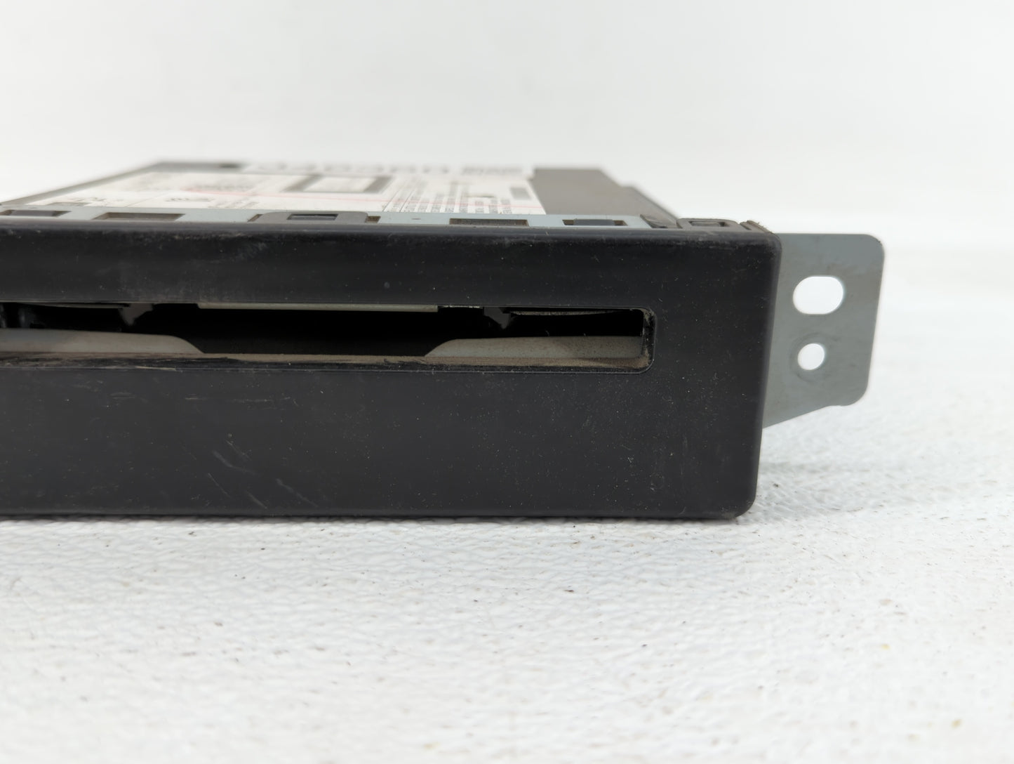 2015-2018 Gmc Sierra 1500 Am Fm Cd Player Radio Receiver - Oemusedautoparts1.com