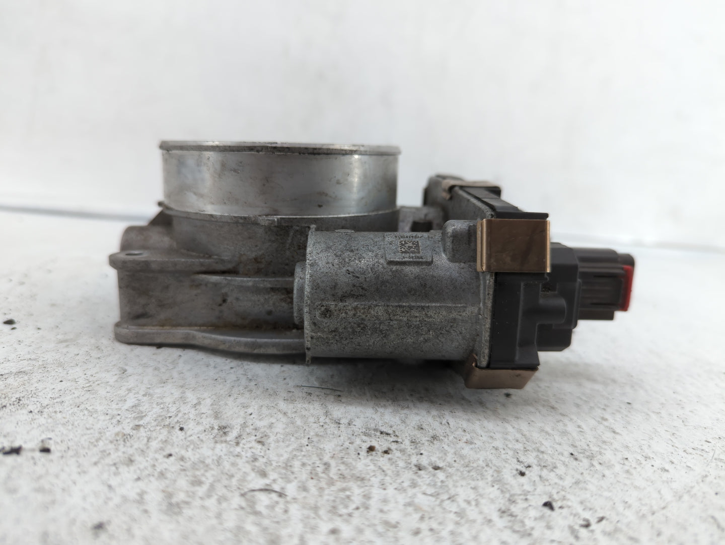 2014-2018 Gmc Sierra 1500 Throttle Body P/N:12678224 12617792 Fits Fits 2014 2015 2016 2017 2018 2019 OEM Used Auto Parts - 