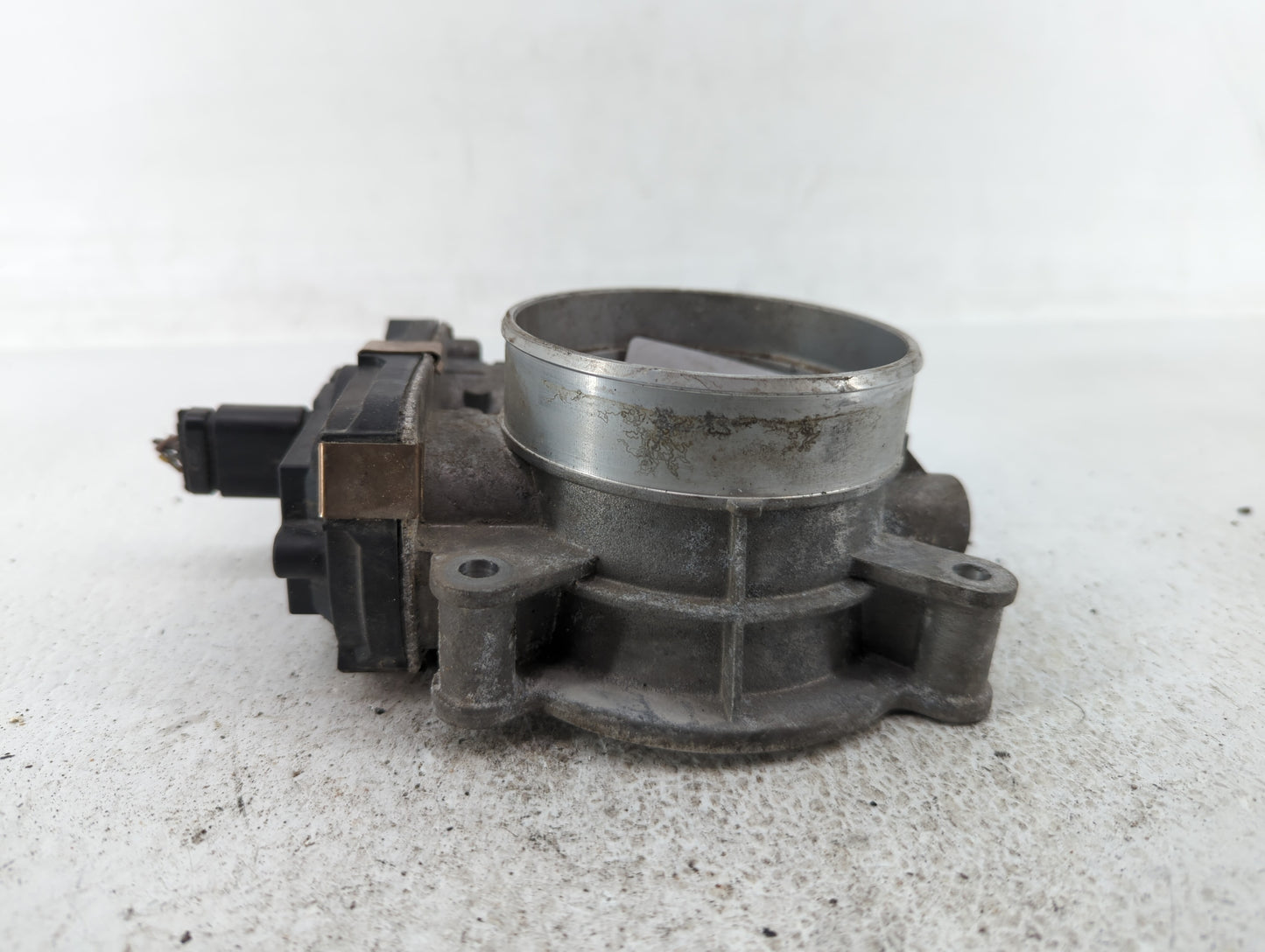 2014-2022 Gmc Sierra 1500 Throttle Body P/N:12617792 Fits Fits 2014 2015 2016 2017 2018 2019 2020 2021 2022 OEM Used Auto Pa