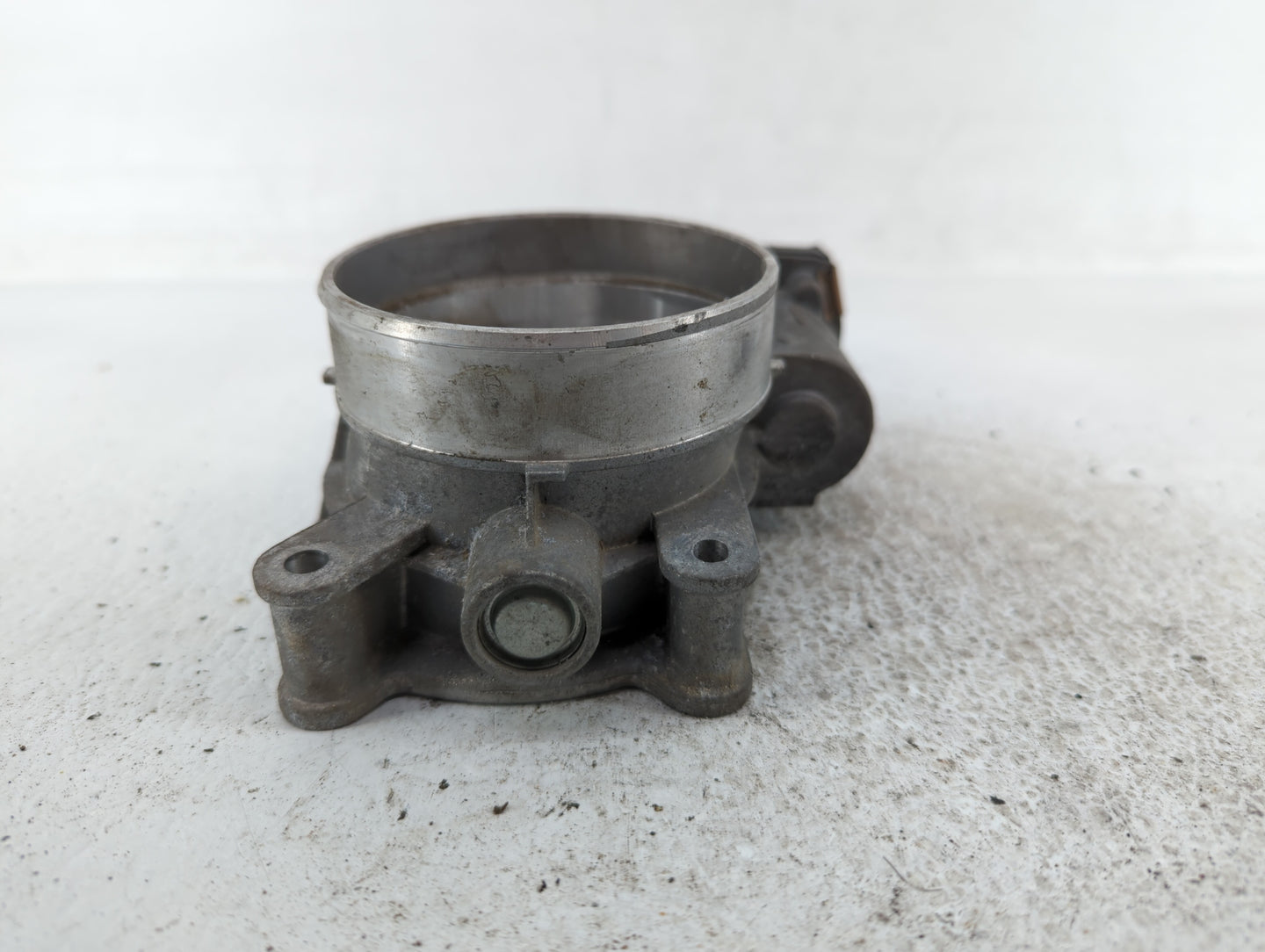 2014-2022 Gmc Sierra 1500 Throttle Body P/N:12617792 Fits Fits 2014 2015 2016 2017 2018 2019 2020 2021 2022 OEM Used Auto Pa