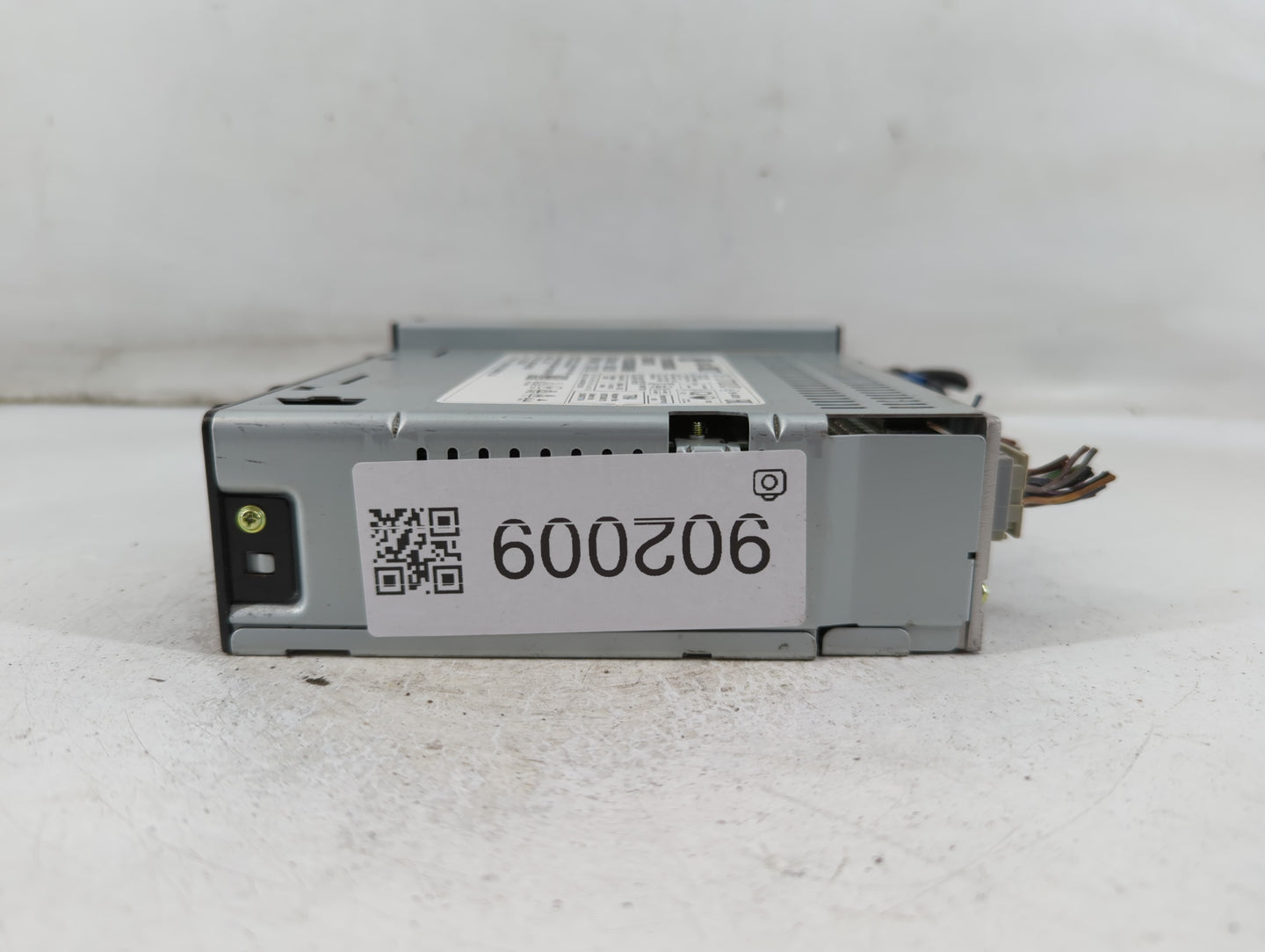 2016 Gmc Sierra 1500 Radio AM FM Cd Player Receiver Replacement P/N:42473827 Fits OEM Used Auto Parts - Oemusedautoparts1.co