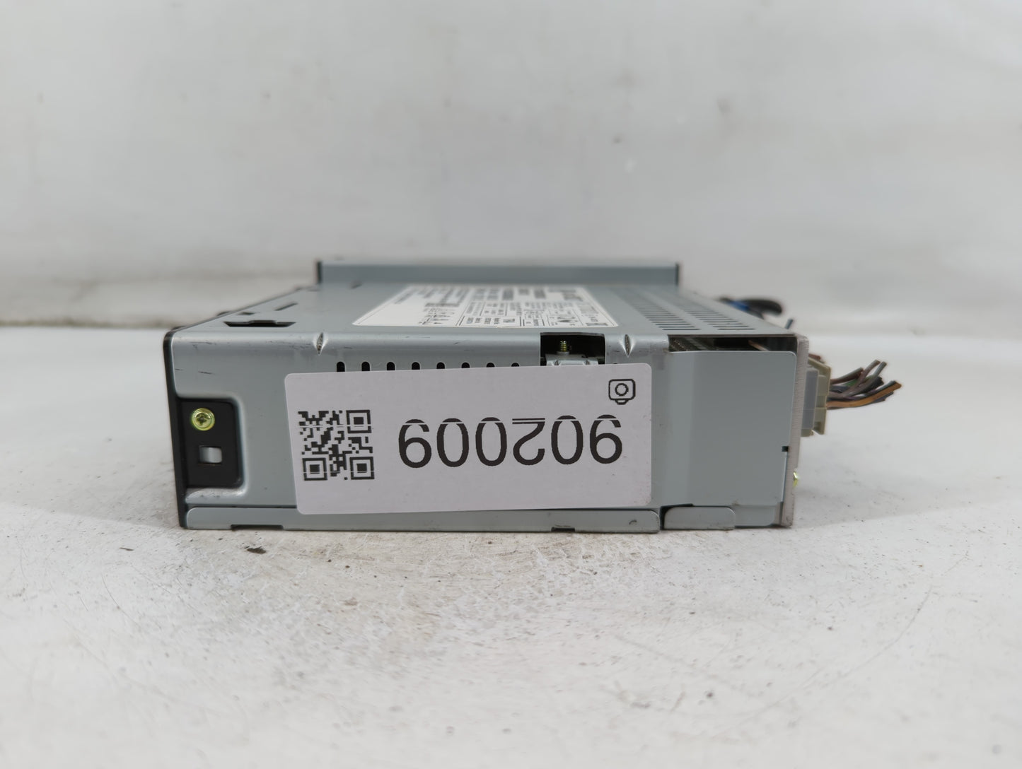 2016 Gmc Sierra 1500 Radio AM FM Cd Player Receiver Replacement P/N:42473827 Fits OEM Used Auto Parts - Oemusedautoparts1.co