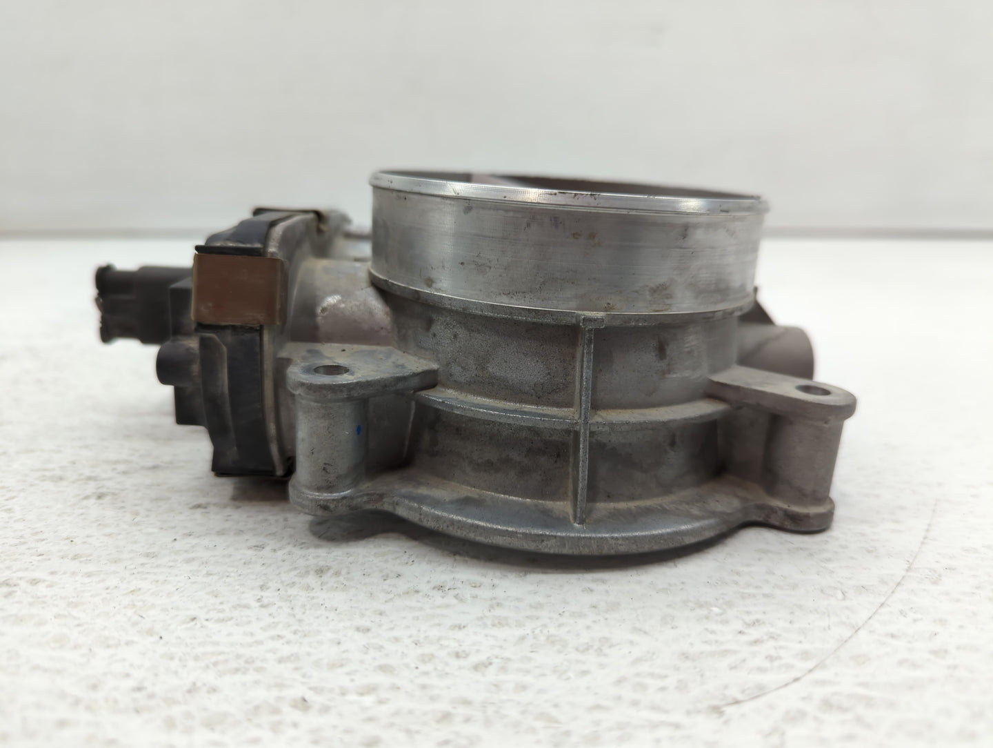 2016-2021 Gmc Sierra 2500 Throttle Body P/N:12620263 Fits Fits 2014 2015 2016 2017 2018 2019 2020 2021 2022 OEM Used Auto Pa