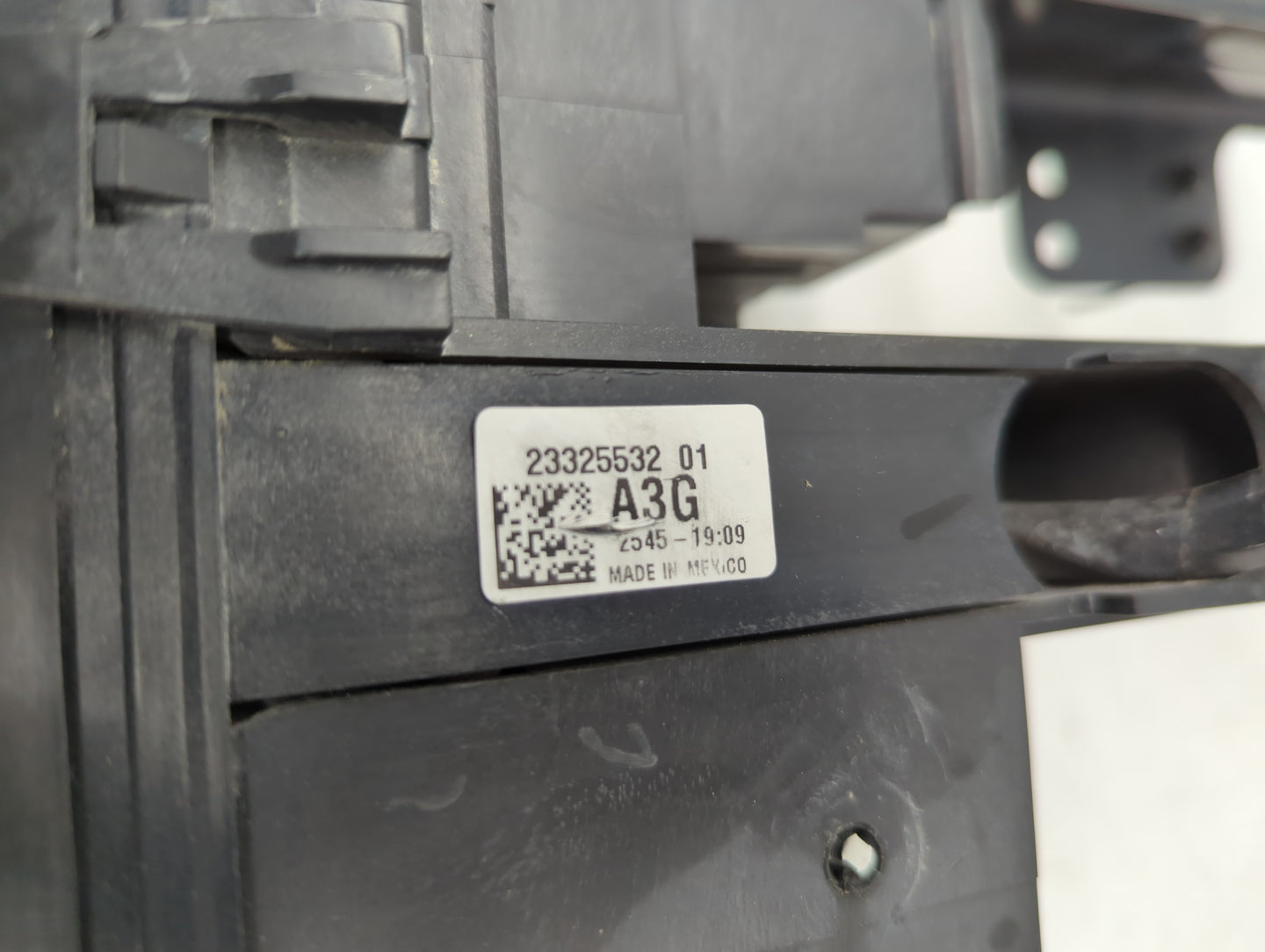 2016 Gmc Terrain Fusebox Fuse Box Panel Relay Module P/N:23325532 Fits OEM Used Auto Parts - Oemusedautoparts1.com
