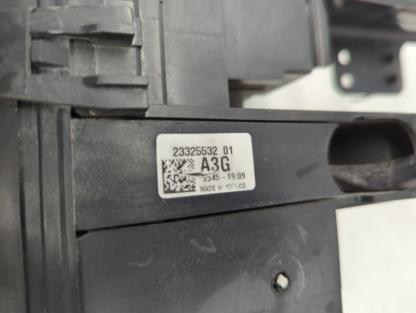 2016 Gmc Terrain Fusebox Fuse Box Panel Relay Module P/N:23325532 Fits OEM Used Auto Parts - Oemusedautoparts1.com