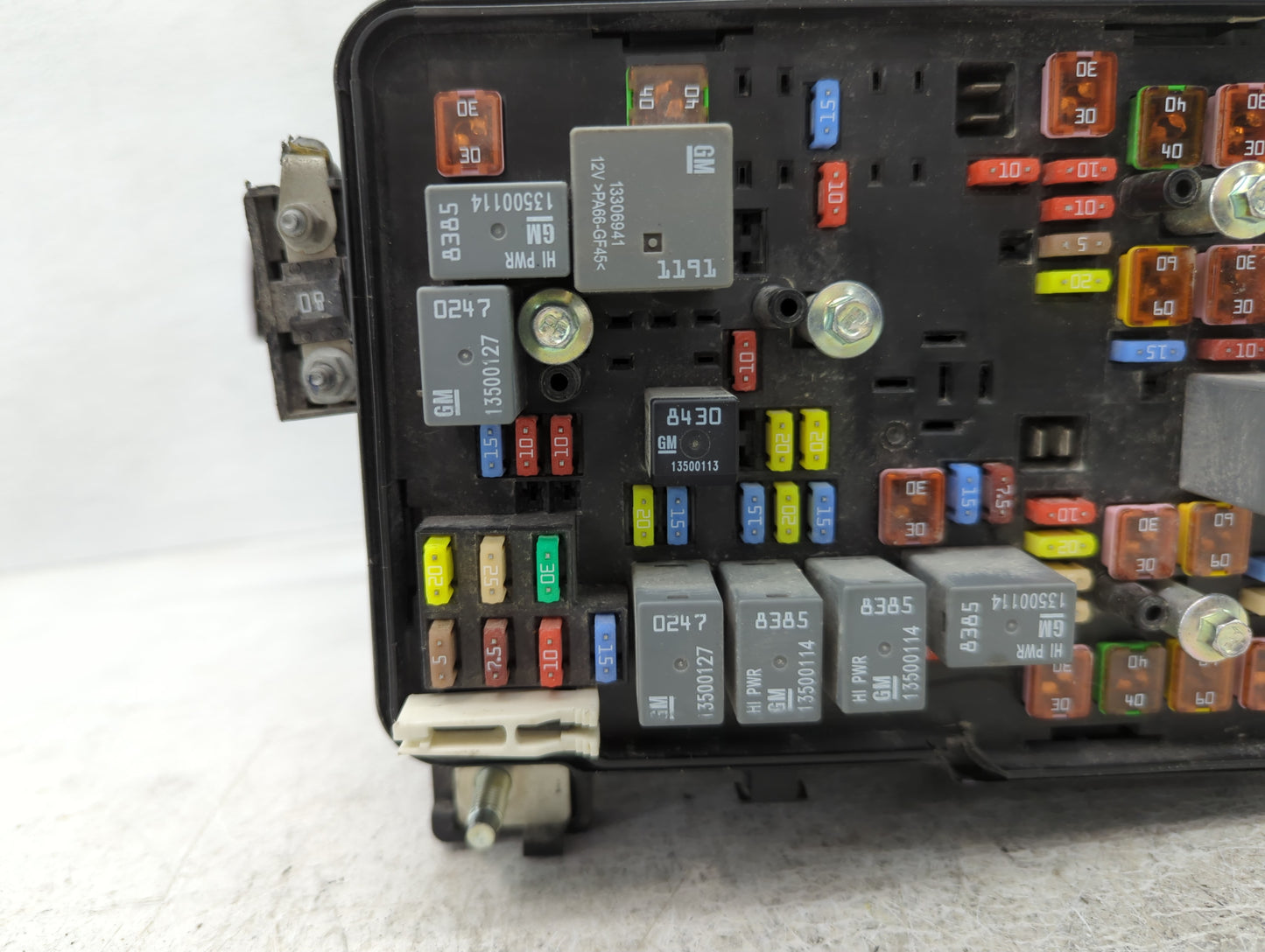 2016 Gmc Terrain Fusebox Fuse Box Panel Relay Module P/N:23325532 Fits OEM Used Auto Parts - Oemusedautoparts1.com