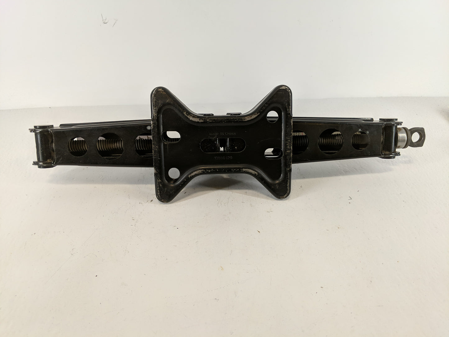 2016 Gmc Terrain Spare Scissor Car Jack - Oemusedautoparts1.com