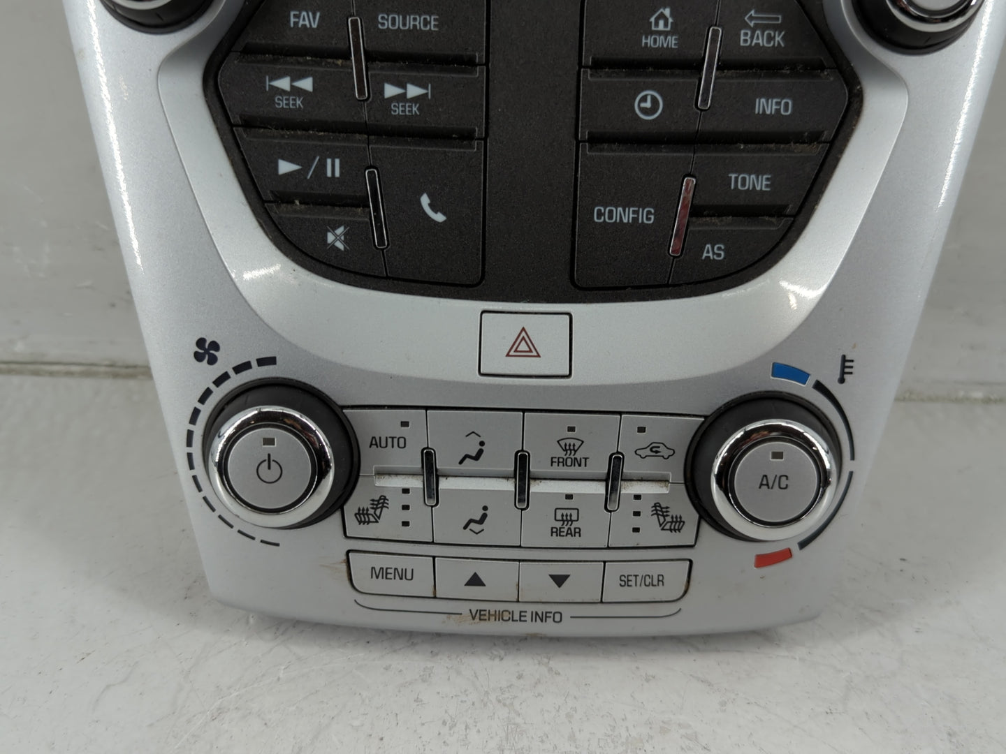 2016 Gmc Terrain Radio AM FM Cd Player Receiver Replacement P/N:23334979 Fits OEM Used Auto Parts - Oemusedautoparts1.com