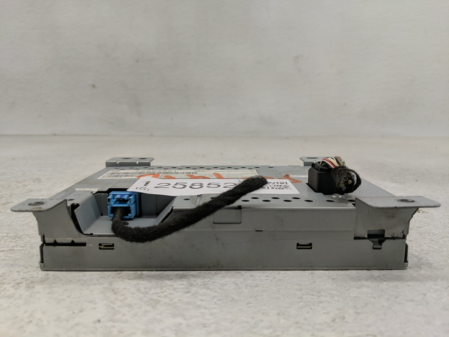 2016-2017 Gmc Terrain Radio AM FM Cd Player Receiver Replacement P/N:22807201 Fits Fits 2016 2017 OEM Used Auto Parts - Oemu