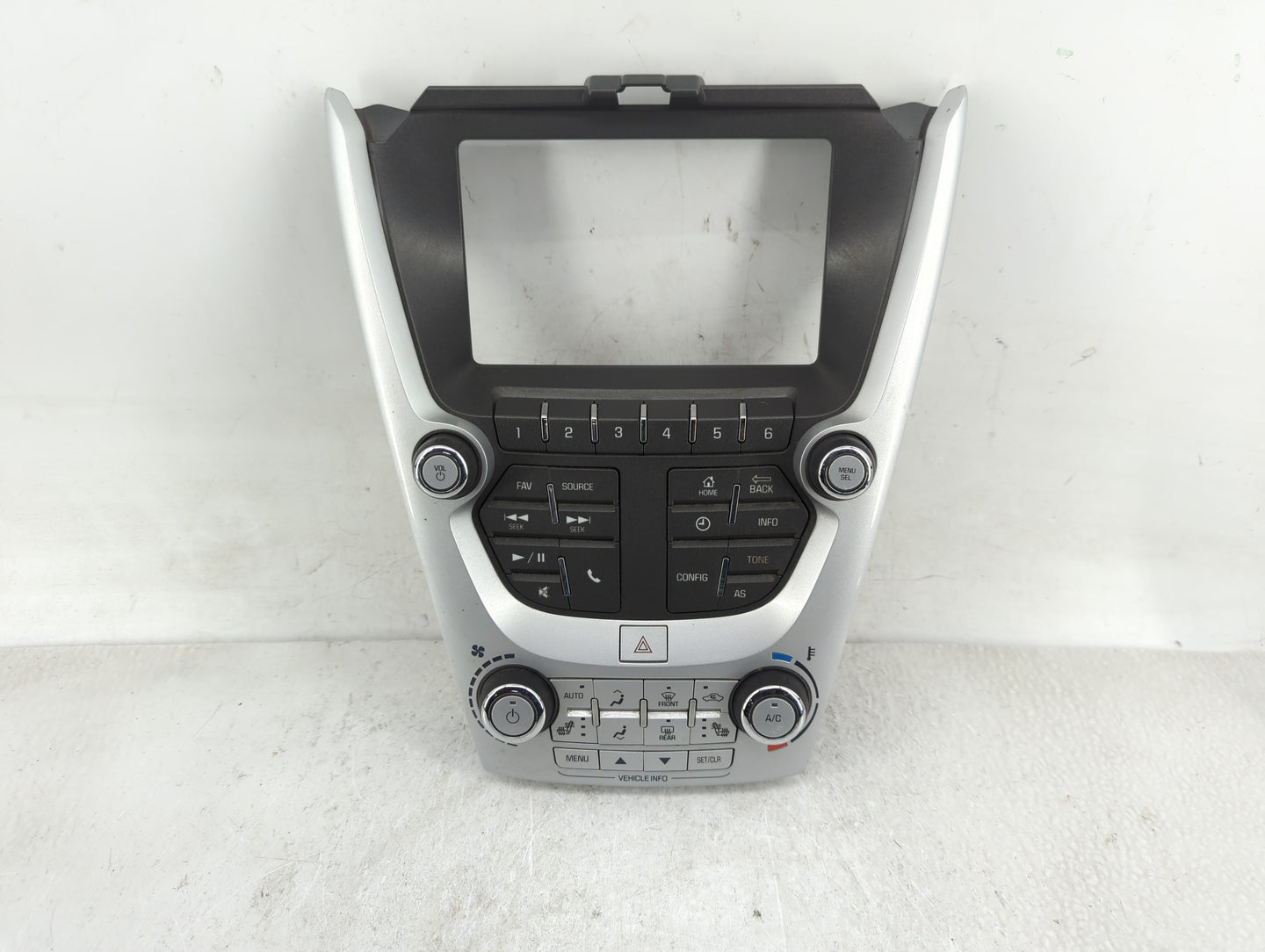 2016 Gmc Terrain Radio AM FM Cd Player Receiver Replacement P/N:90025-818 Fits OEM Used Auto Parts - Oemusedautoparts1.com