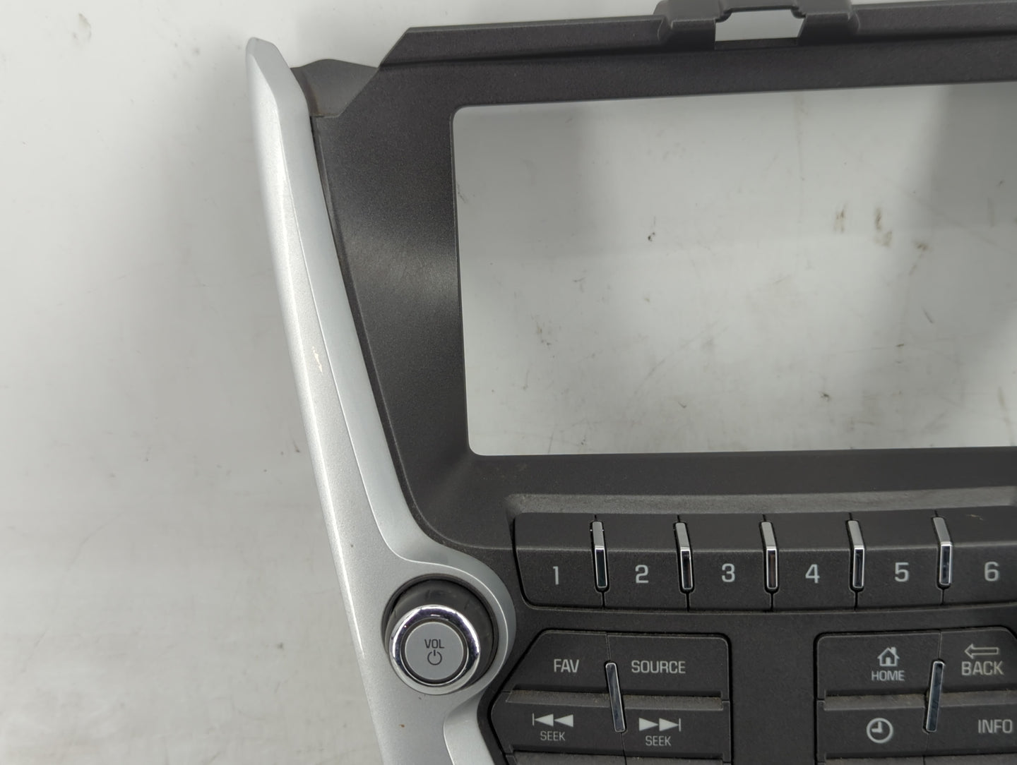 2016 Gmc Terrain Radio AM FM Cd Player Receiver Replacement P/N:90025-818 Fits OEM Used Auto Parts - Oemusedautoparts1.com