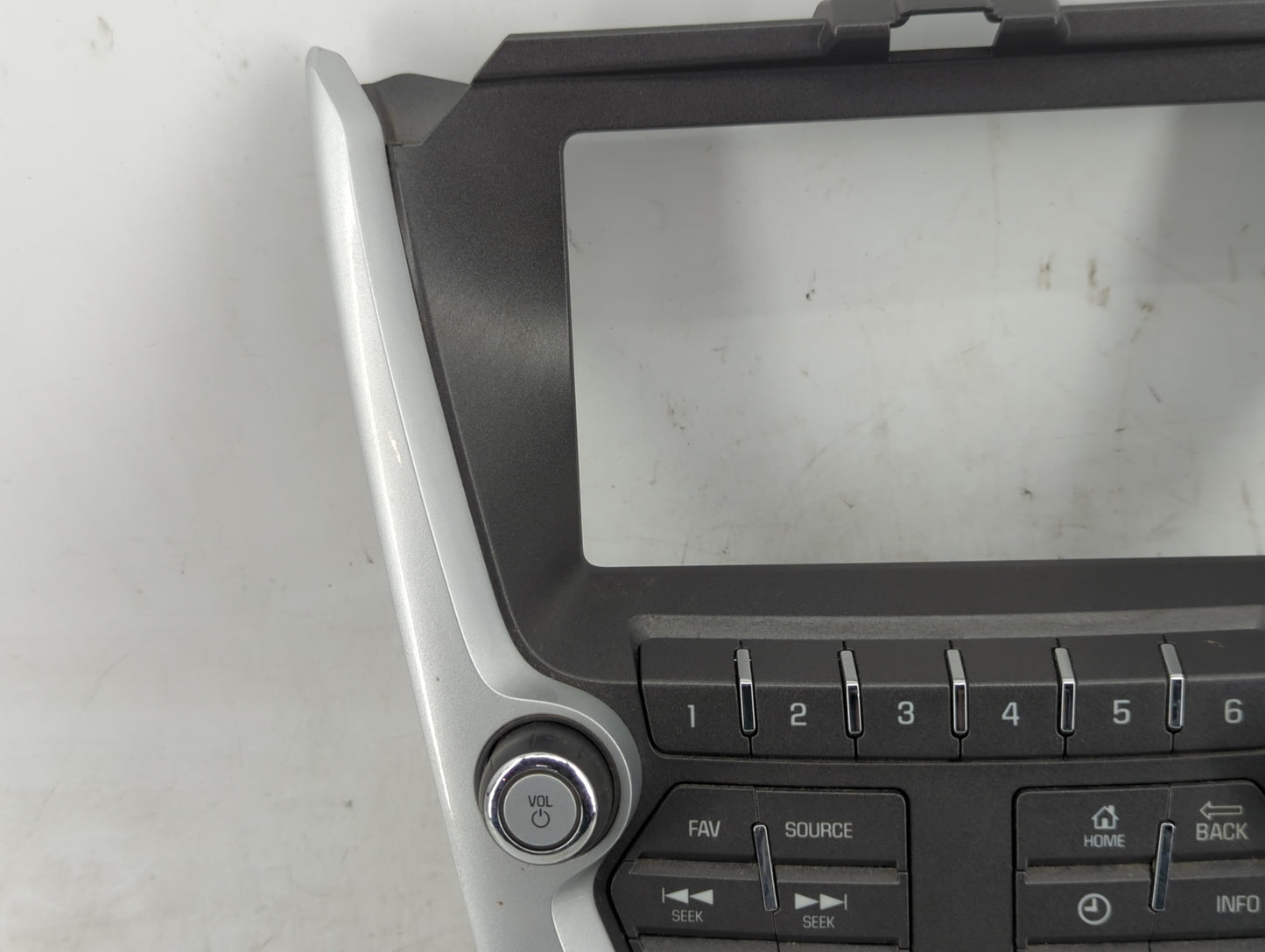 2016 Gmc Terrain Radio AM FM Cd Player Receiver Replacement P/N:90025-818 Fits OEM Used Auto Parts - Oemusedautoparts1.com
