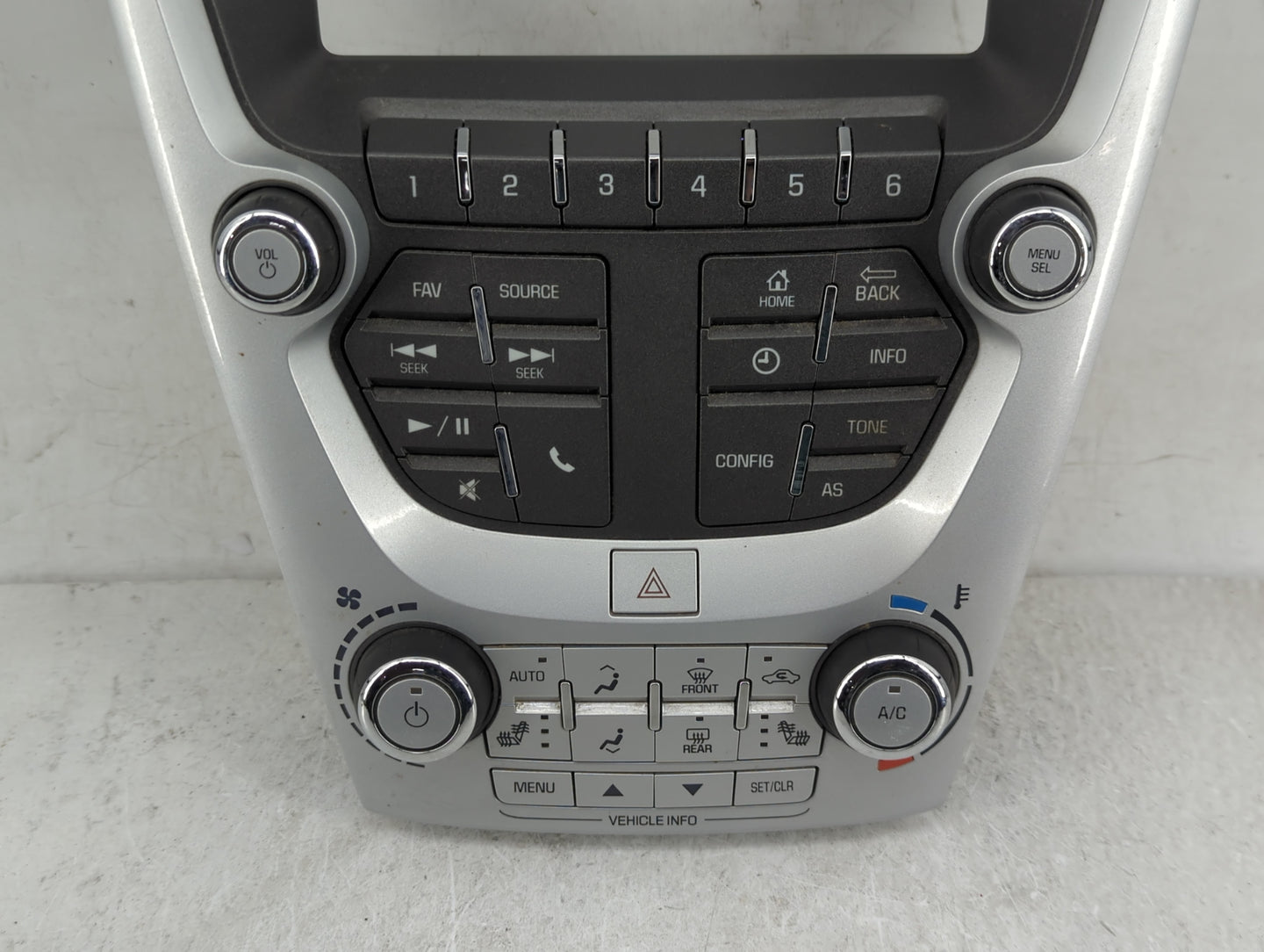 2016 Gmc Terrain Radio AM FM Cd Player Receiver Replacement P/N:90025-818 Fits OEM Used Auto Parts - Oemusedautoparts1.com