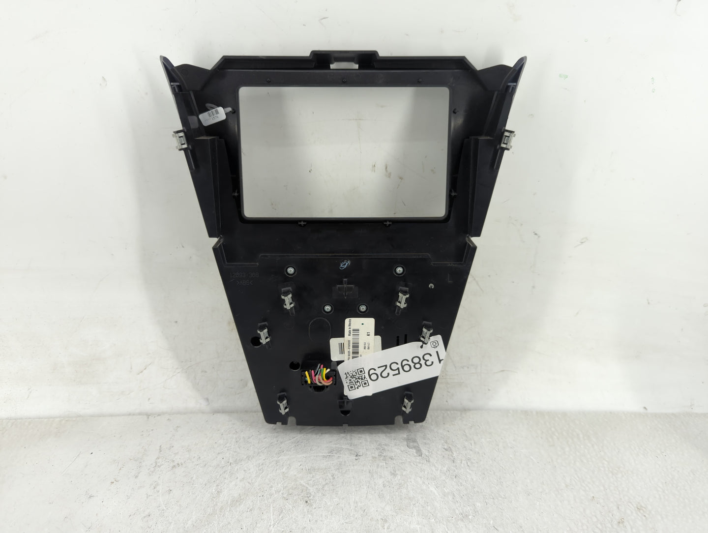 2016 Gmc Terrain Radio AM FM Cd Player Receiver Replacement P/N:90025-818 Fits OEM Used Auto Parts - Oemusedautoparts1.com