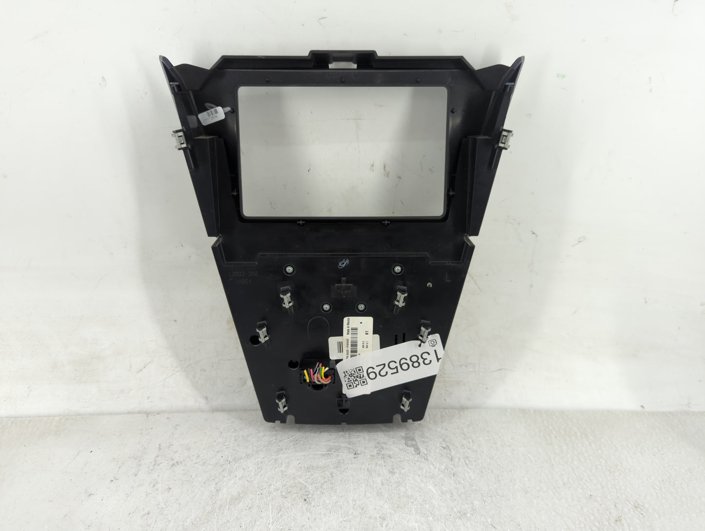 2016 Gmc Terrain Radio AM FM Cd Player Receiver Replacement P/N:90025-818 Fits OEM Used Auto Parts - Oemusedautoparts1.com