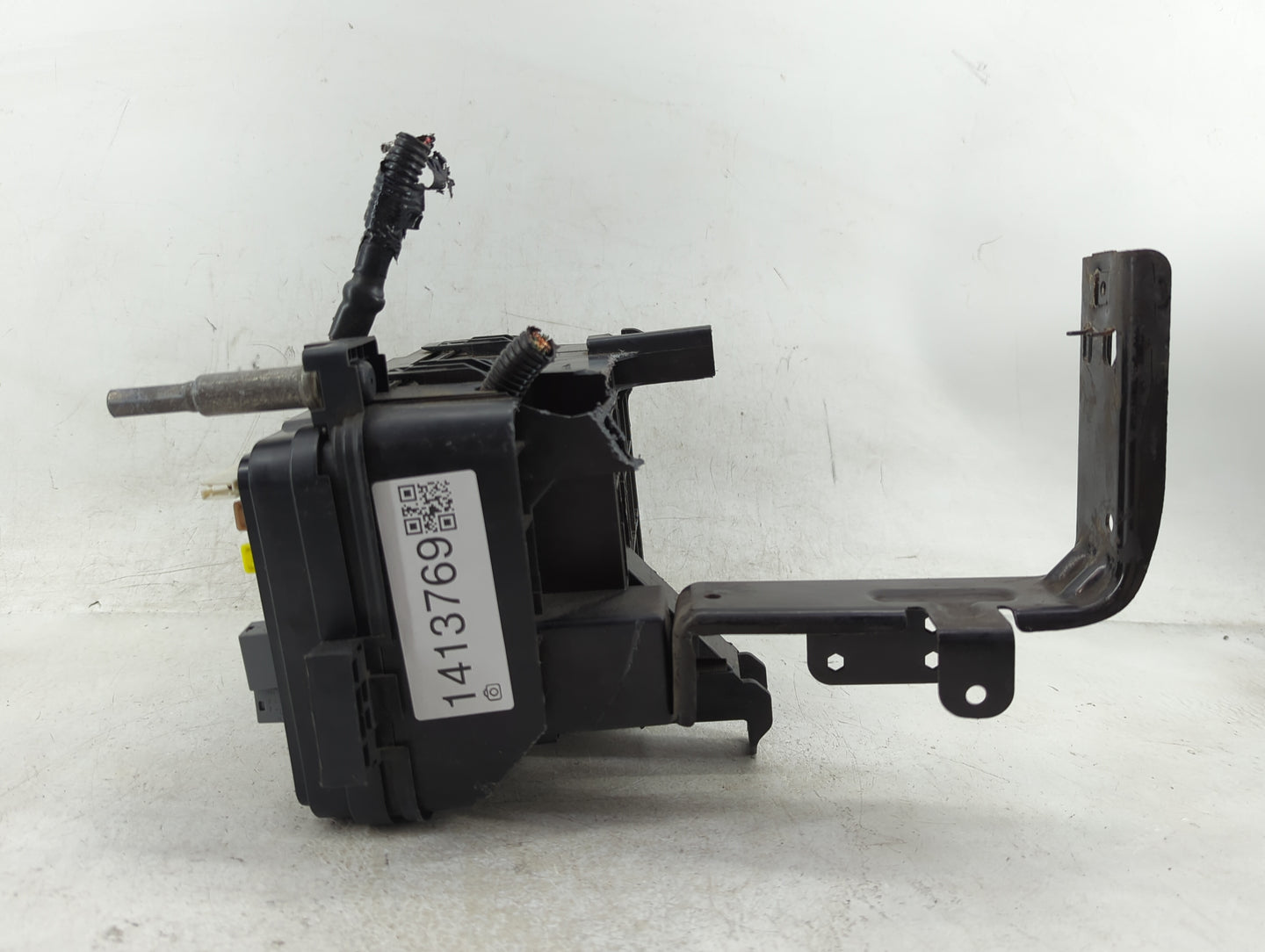 2016 Gmc Terrain Fusebox Fuse Box Panel Relay Module P/N:23325531 Fits OEM Used Auto Parts - Oemusedautoparts1.com