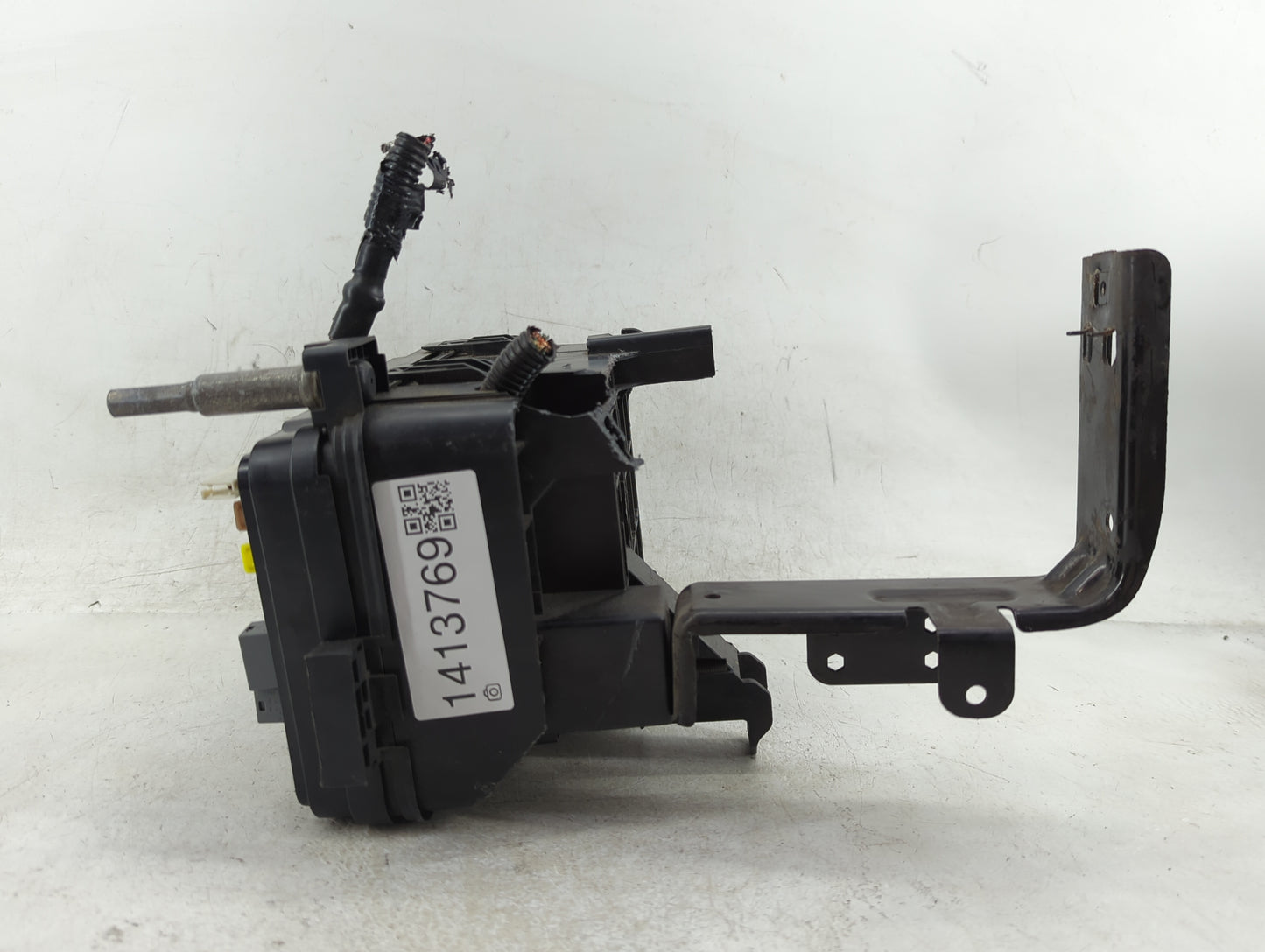 2016 Gmc Terrain Fusebox Fuse Box Panel Relay Module P/N:23325531 Fits OEM Used Auto Parts - Oemusedautoparts1.com