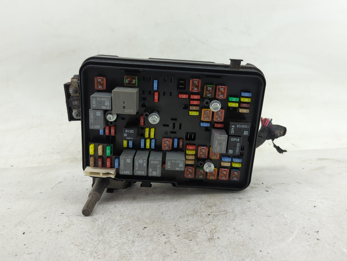 2016-2017 Gmc Terrain Fusebox Fuse Box Panel Relay Module Fits Fits 2016 2017 OEM Used Auto Parts - Oemusedautoparts1.com