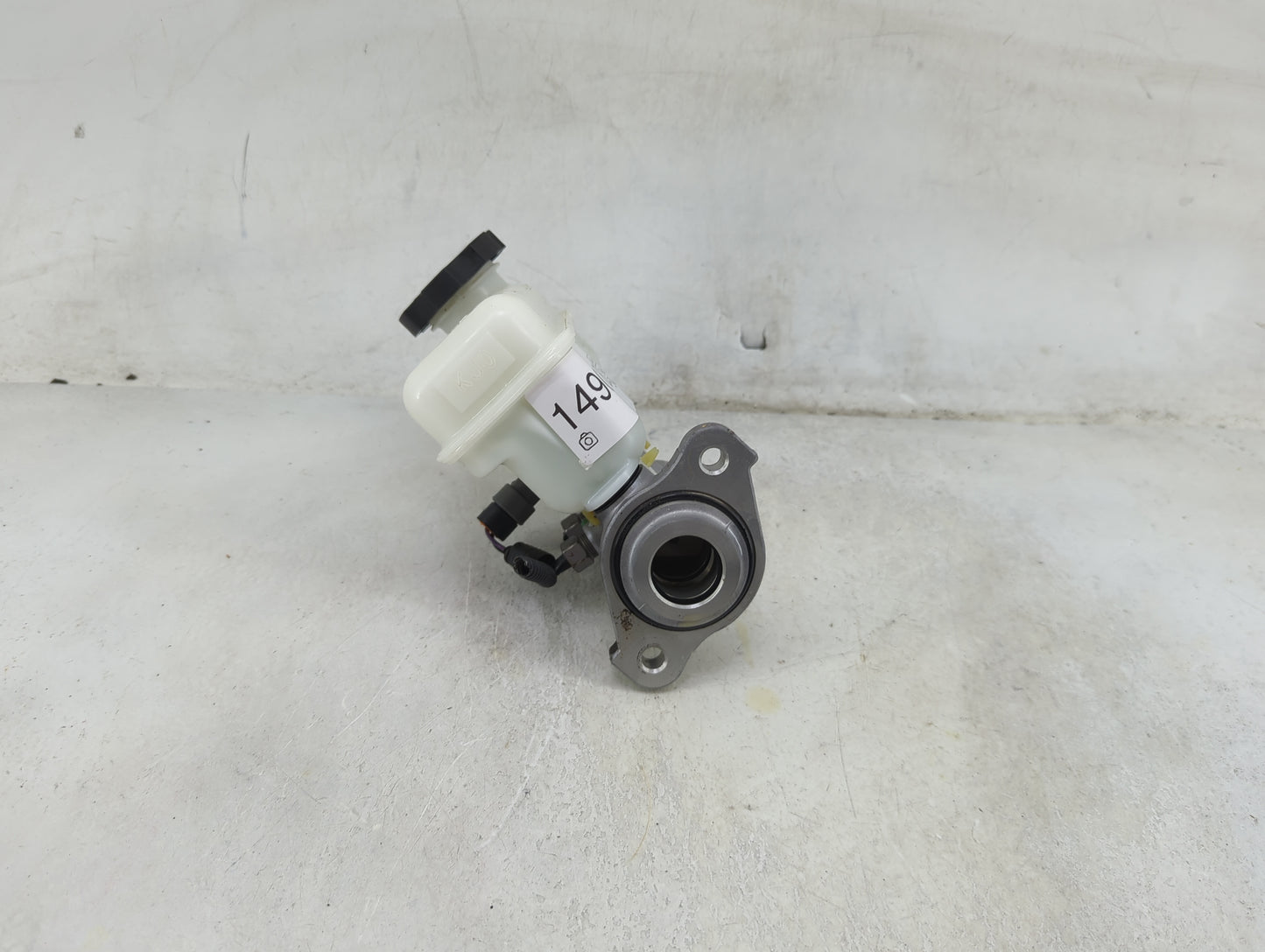 2011-2017 Gmc Terrain Brake Master Cylinder 1490182 - Oemusedautoparts1.com