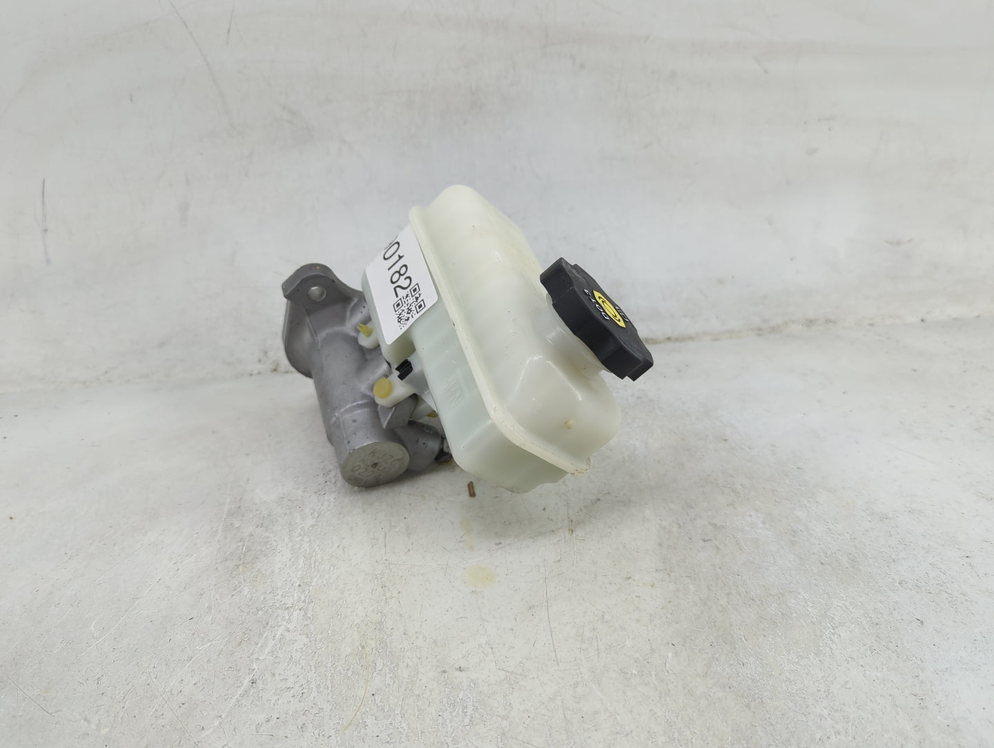 2011-2017 Gmc Terrain Brake Master Cylinder 1490182 - Oemusedautoparts1.com