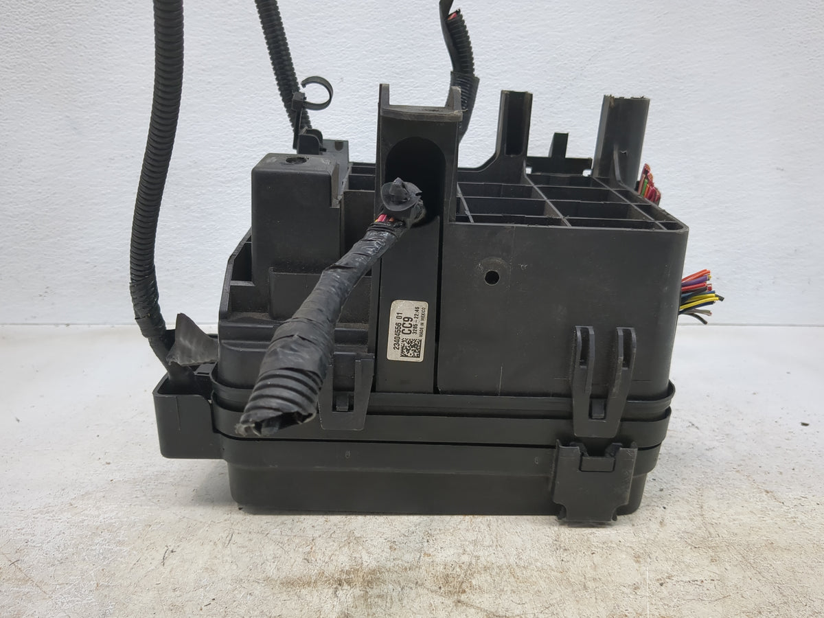 2016-2017 Gmc Terrain Fusebox Fuse Box Panel Relay Module P/N:23404556 Fits Fits 2016 2017 OEM Used Auto Parts - Oemusedauto
