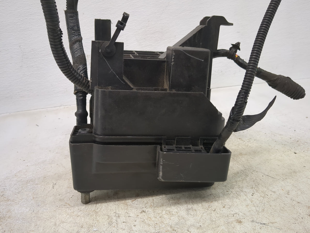 2016-2017 Gmc Terrain Fusebox Fuse Box Panel Relay Module P/N:23404556 Fits Fits 2016 2017 OEM Used Auto Parts - Oemusedauto