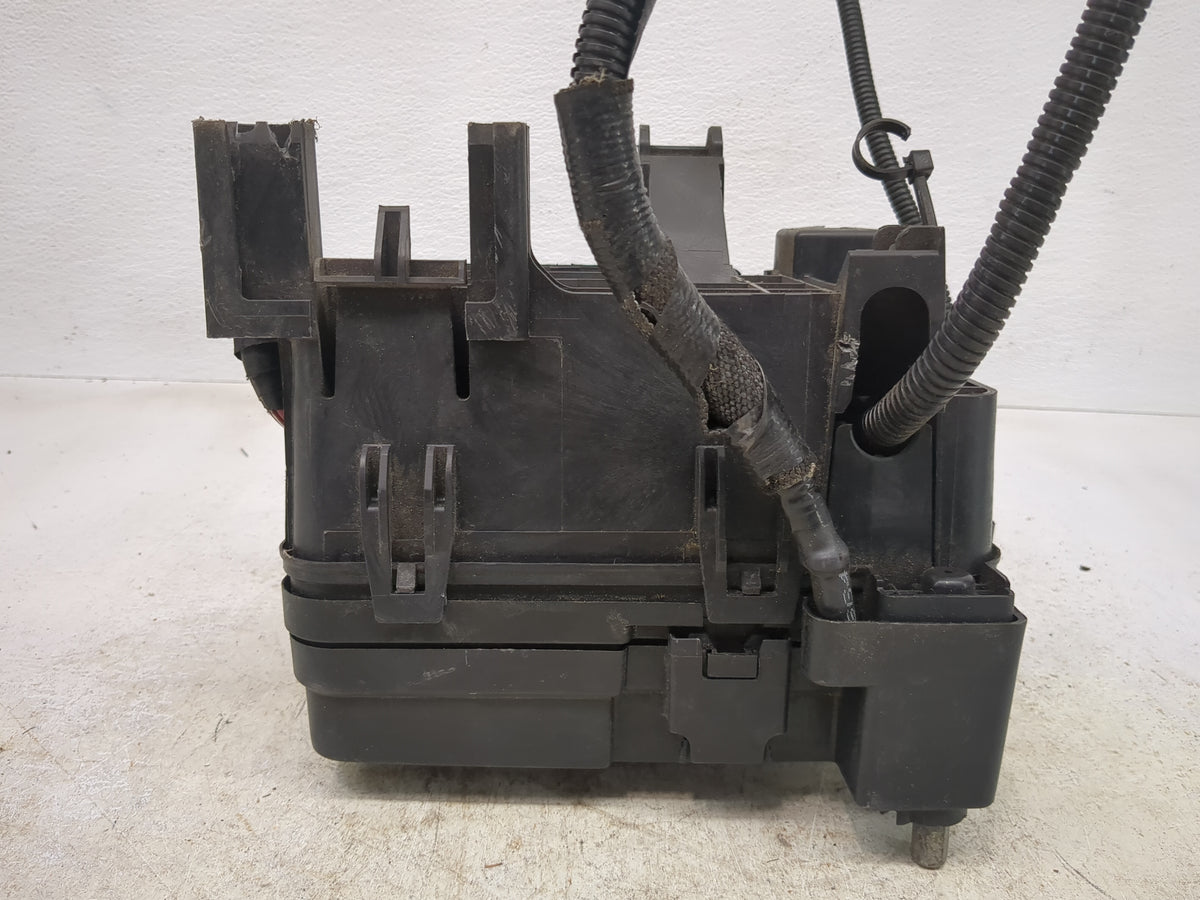 2016-2017 Gmc Terrain Fusebox Fuse Box Panel Relay Module P/N:23404556 Fits Fits 2016 2017 OEM Used Auto Parts - Oemusedauto
