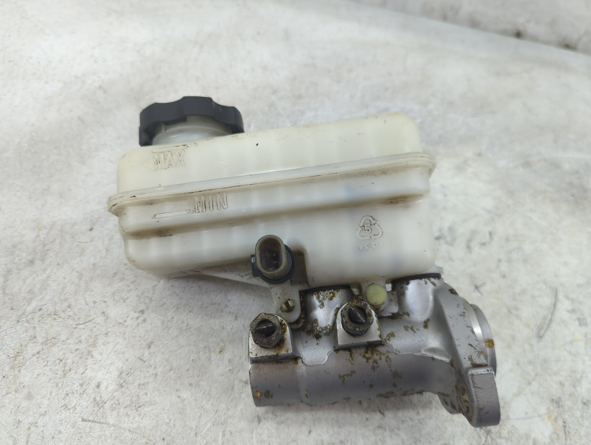 2011-2017 Gmc Terrain Brake Master Cylinder 1515746 - Oemusedautoparts1.com