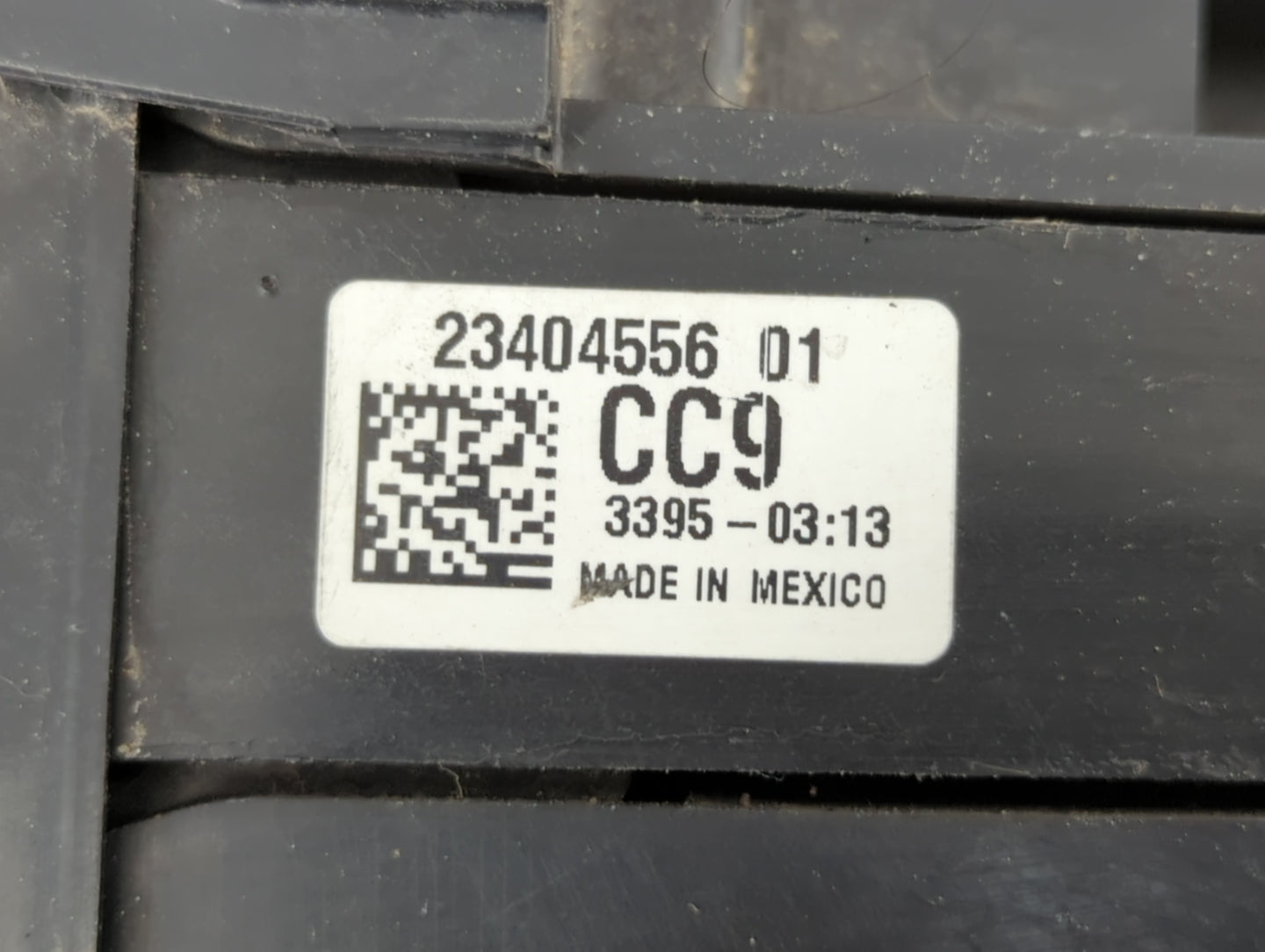 2016-2017 Gmc Terrain Fusebox Fuse Box Panel Relay Module P/N:23404556 01 Fits Fits 2016 2017 OEM Used Auto Parts - Oemuseda