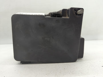 2016-2017 Gmc Terrain Fusebox Fuse Box Panel Relay Module P/N:22922727 Fits Fits 2016 2017 OEM Used Auto Parts - Oemusedauto
