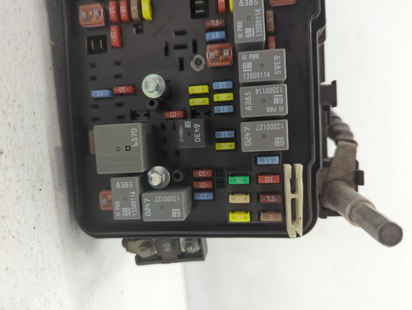 2016-2017 Gmc Terrain Fusebox Fuse Box Panel Relay Module P/N:22922727 Fits Fits 2016 2017 OEM Used Auto Parts - Oemusedauto