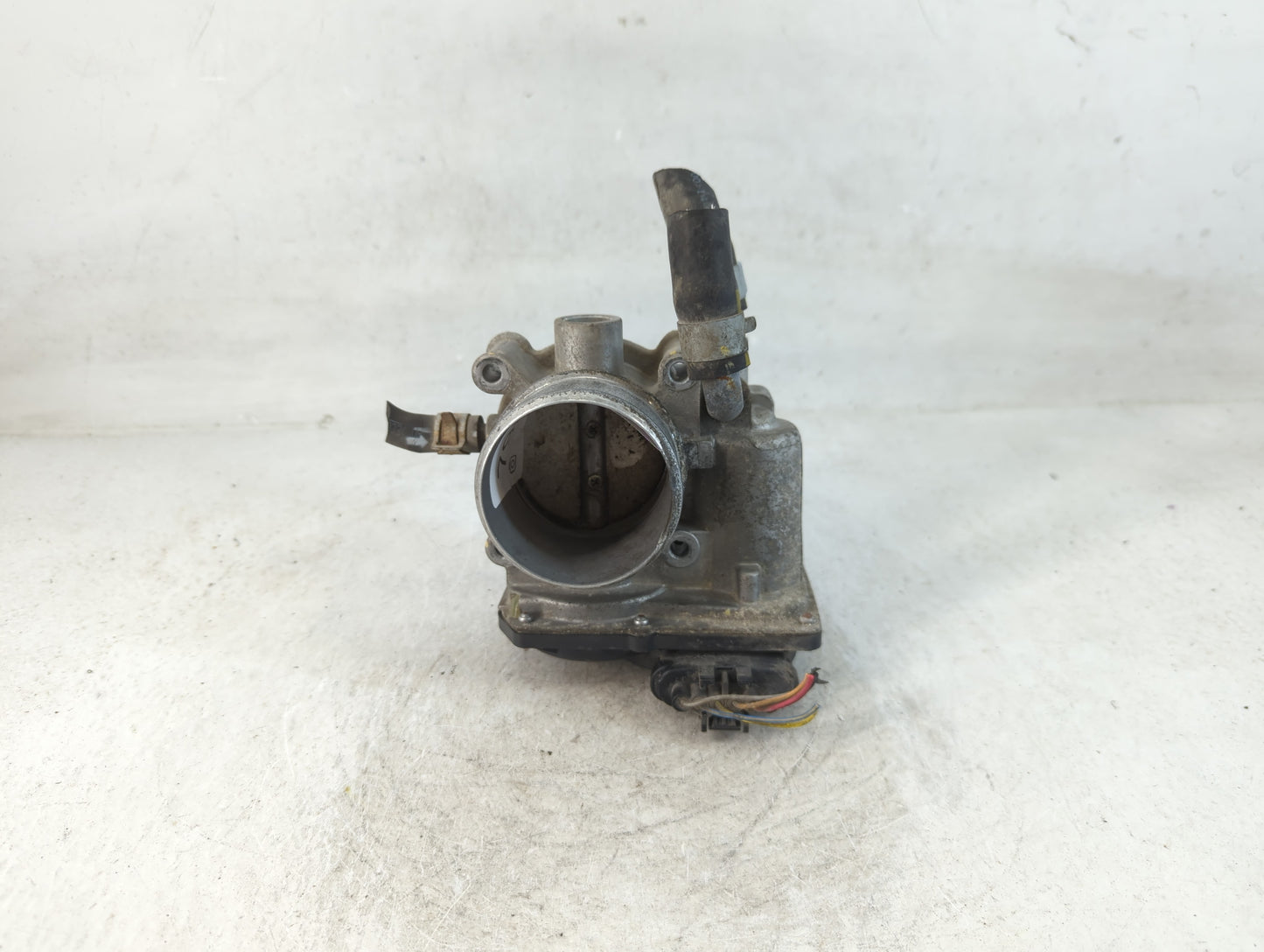 2013-2017 Gmc Terrain Throttle Body P/N:35100-2B340 Fits Fits 2012 2013 2014 2015 2016 2017 2018 2019 2020 2021 2022 OEM Use