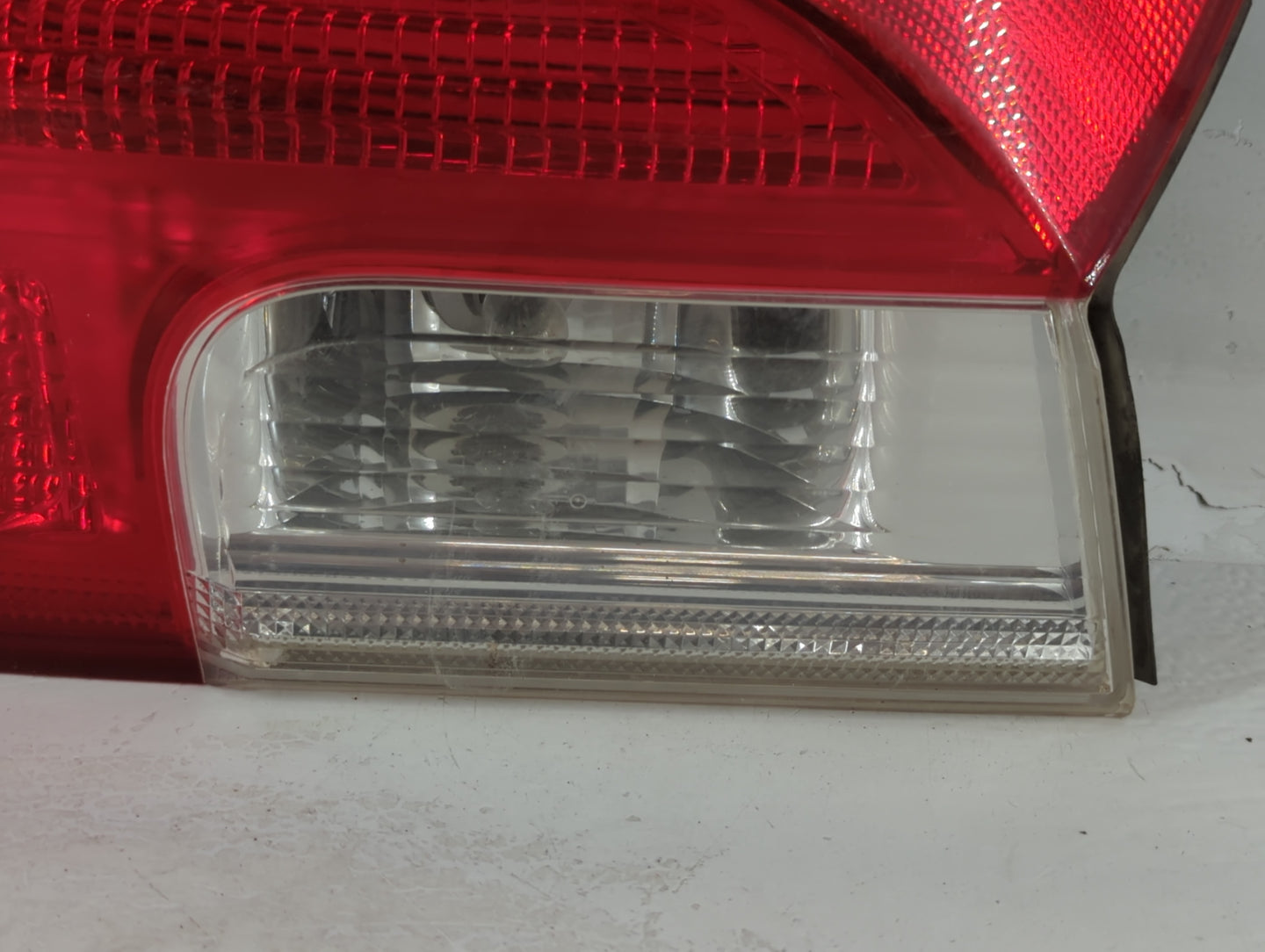 2013-2017 Gmc Terrain Tail Light Assembly Passenger Right OEM Fits Fits 2013 2014 2015 2016 2017 OEM Used Auto Parts - Oemus