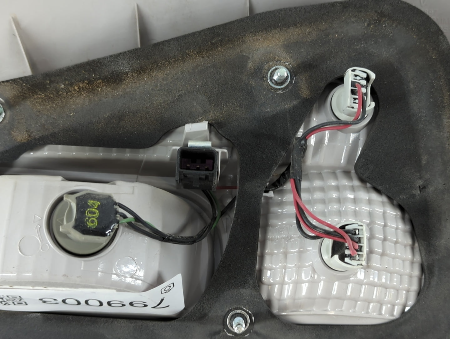 2013-2017 Gmc Terrain Tail Light Assembly Passenger Right OEM Fits Fits 2013 2014 2015 2016 2017 OEM Used Auto Parts - Oemus