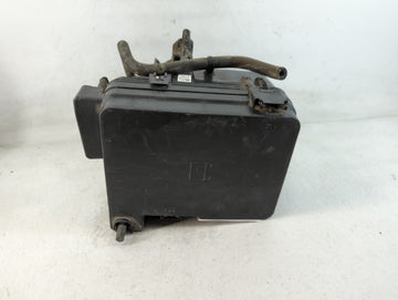 2016-2017 Gmc Terrain Fusebox Fuse Box Panel Relay Module P/N:84080470_01 Fits Fits 2016 2017 OEM Used Auto Parts - Oemuseda