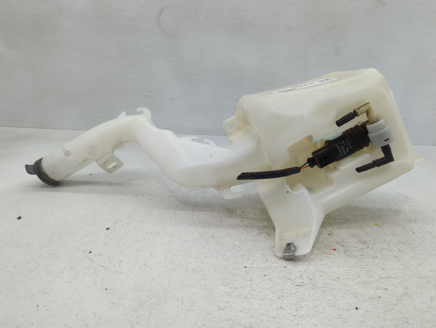 2010-2017 Gmc Terrain Windshield Washer Fluid Reservoir Bottle Oem - Oemusedautoparts1.com