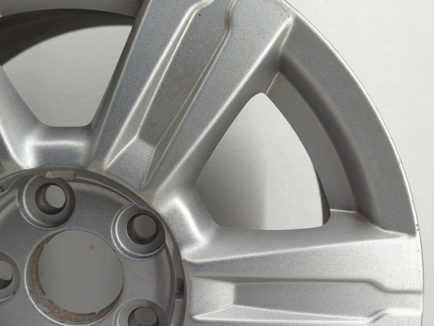 2014-2017 Gmc Terrain Oem Wheel Rim 847983 - Oemusedautoparts1.com