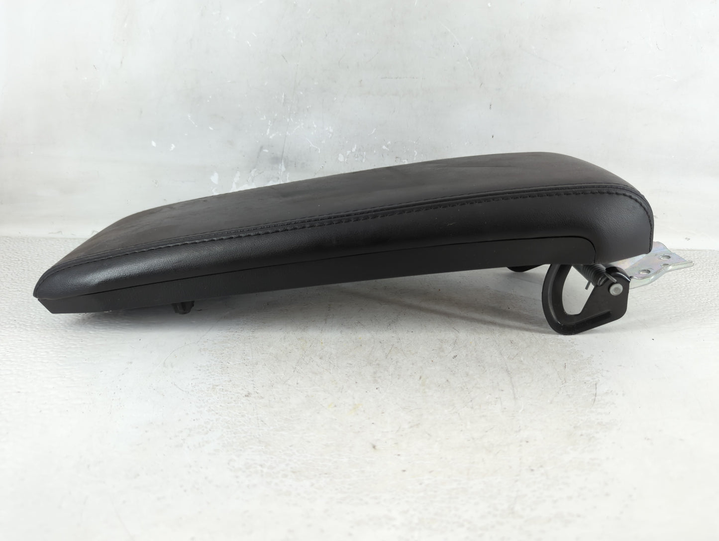 2016 Gmc Terrain Center Console Armrest Cover Lid Fits OEM Used Auto Parts - Oemusedautoparts1.com