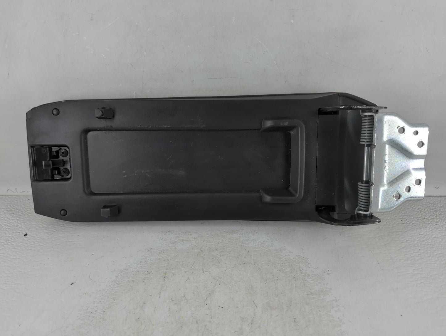 2016 Gmc Terrain Center Console Armrest Cover Lid Fits OEM Used Auto Parts - Oemusedautoparts1.com