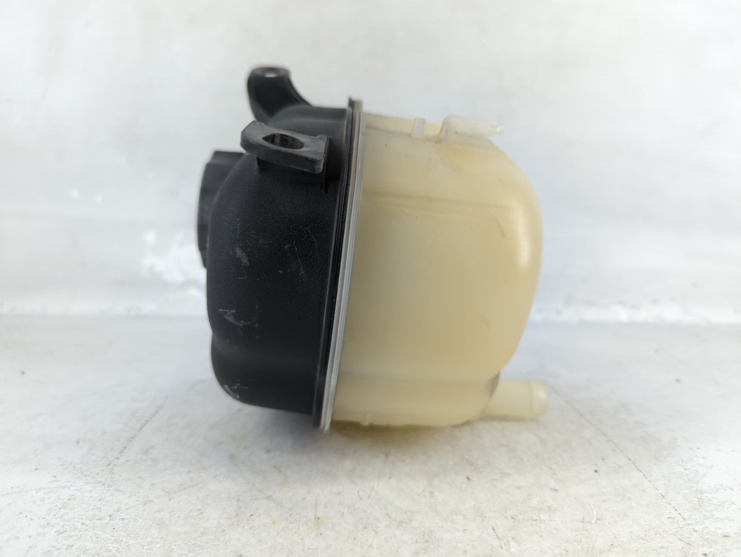 2010-2017 Gmc Terrain Radiator Coolant Overflow Expansion Tank Bottle - Oemusedautoparts1.com