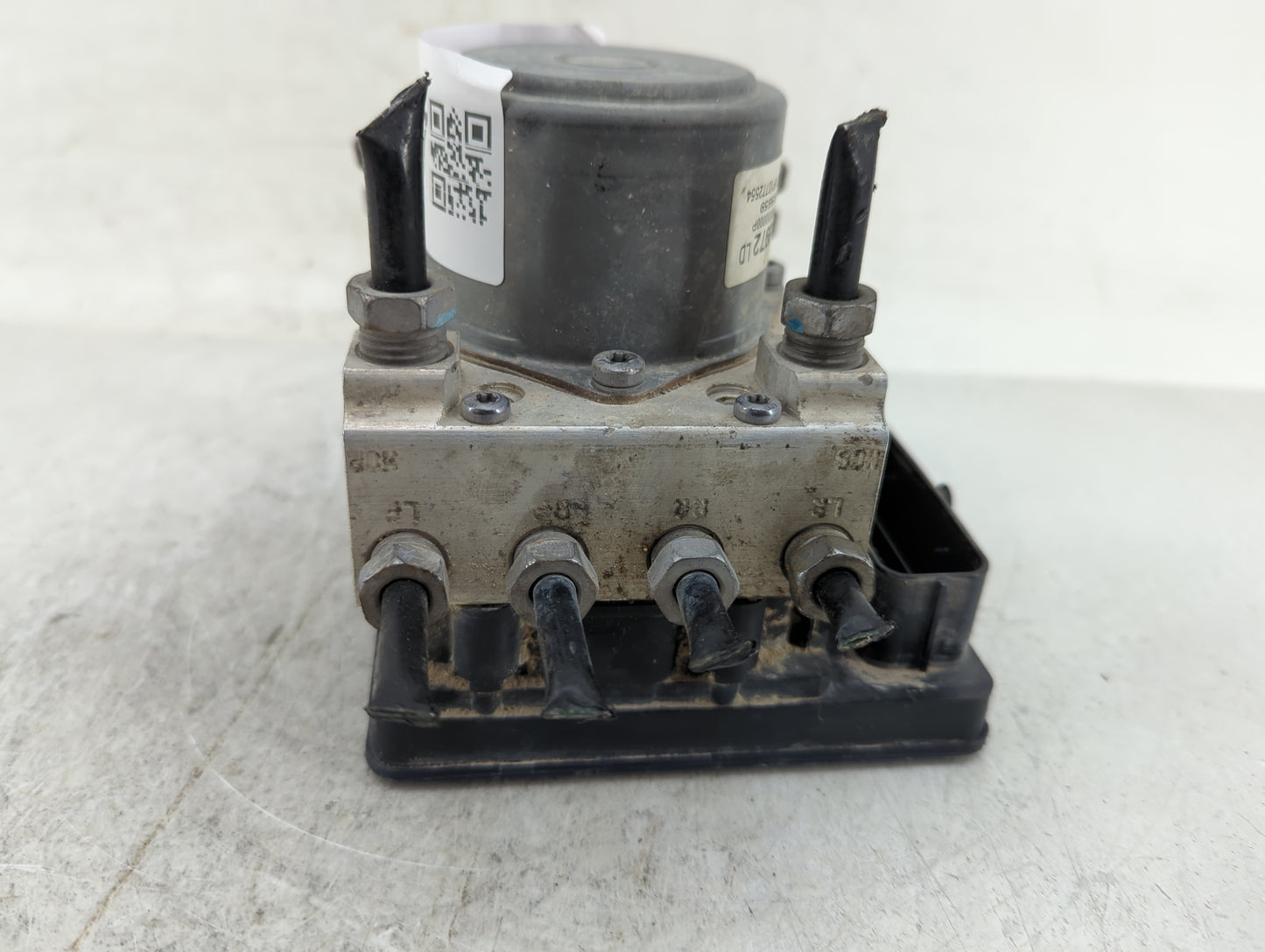 2017-2018 Gmc Yukon ABS Pump Control Module Replacement P/N:23388972 Fits Fits 2016 2017 2018 OEM Used Auto Parts - Oemuseda