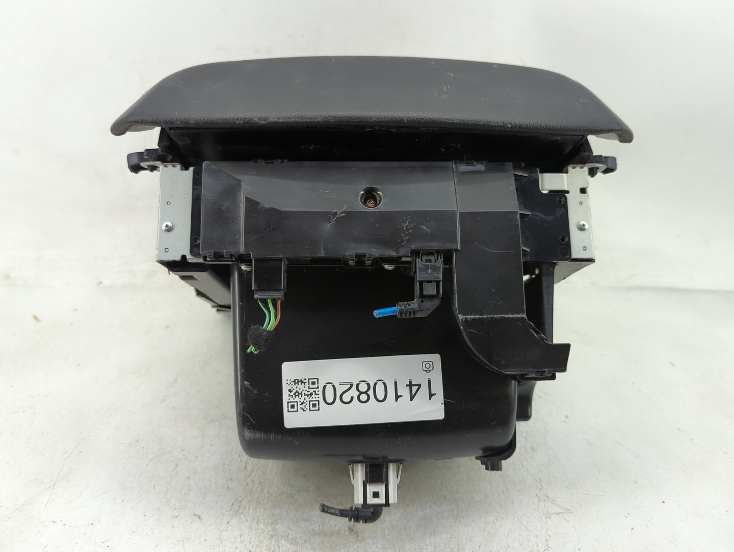 2016 Gmc Yukon Radio AM FM Cd Player Receiver Replacement P/N:23251764 Fits OEM Used Auto Parts - Oemusedautoparts1.com